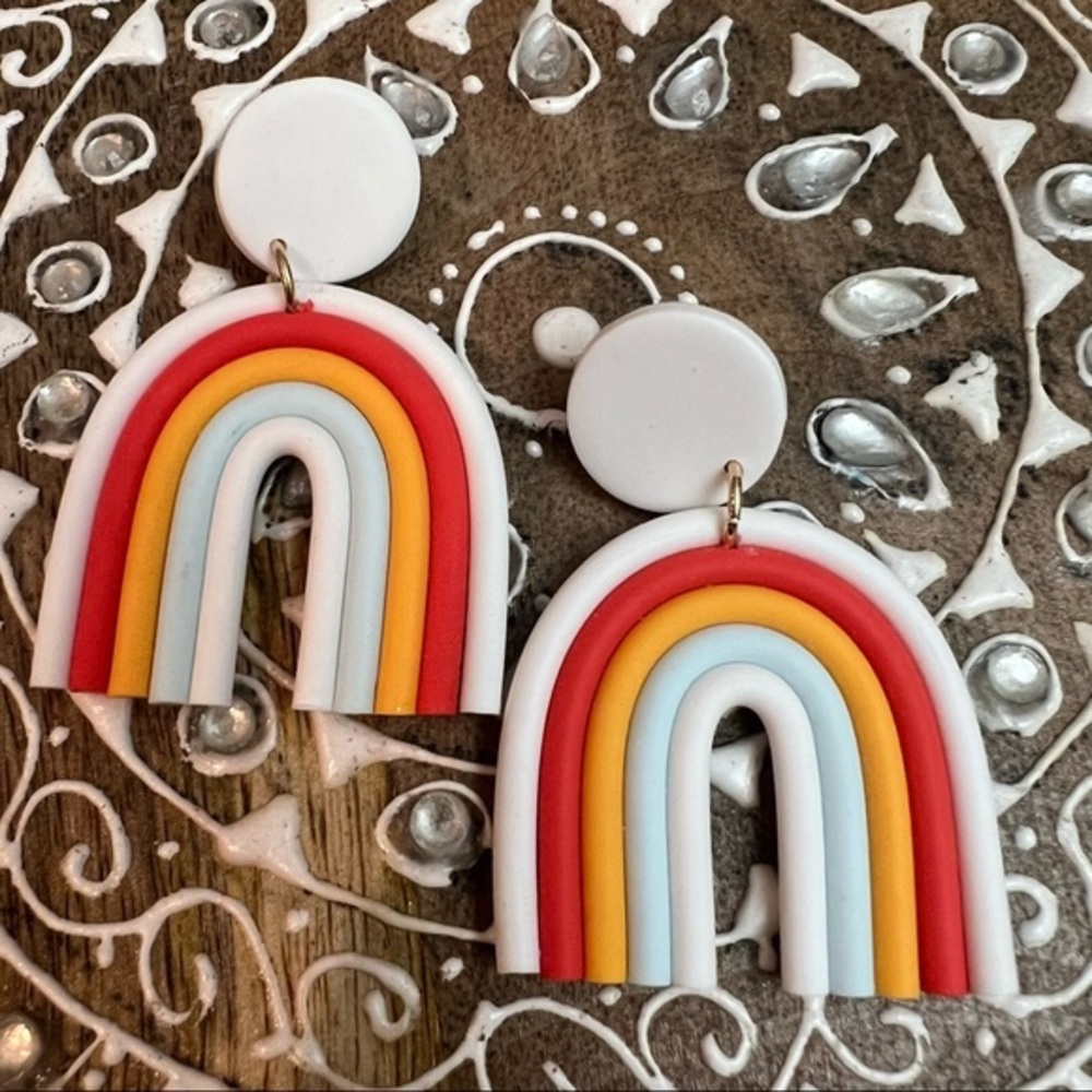 FASHION METAL CLAY MIX RAINBOW DANGLE EARRING